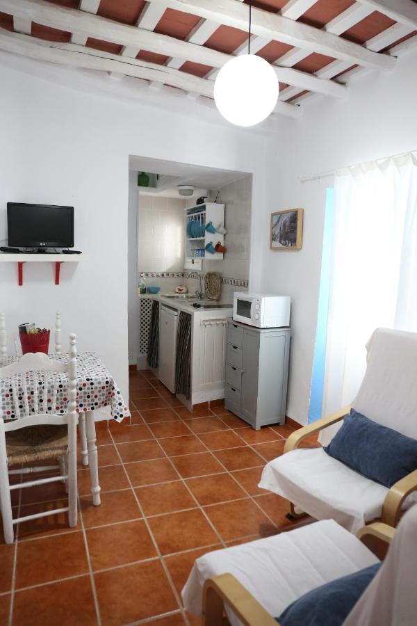 Vivienda Turistica De Alojamiento Rural Silla Vieja เวเฮร์ เด ลา ฟรอนเตรา ภายนอก รูปภาพ